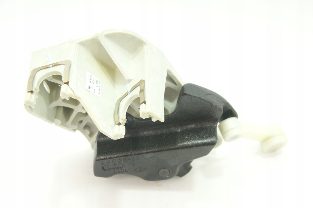 фото №8, Основание вентиляция картера масла trafic megane scenic ii espace iv 1.9dci 8200706114