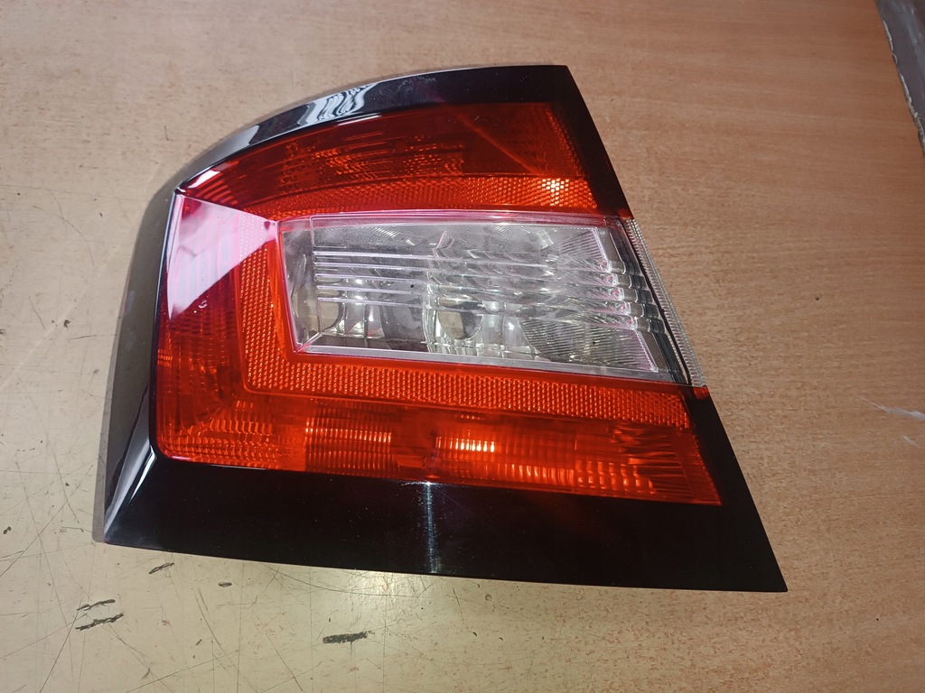 фото №1, Skoda fabia iii hb лампа задняя левая