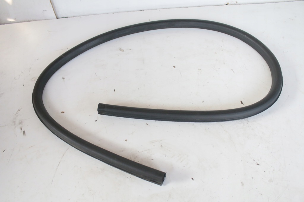 фото №1, Прокладка дверь левая audi a5