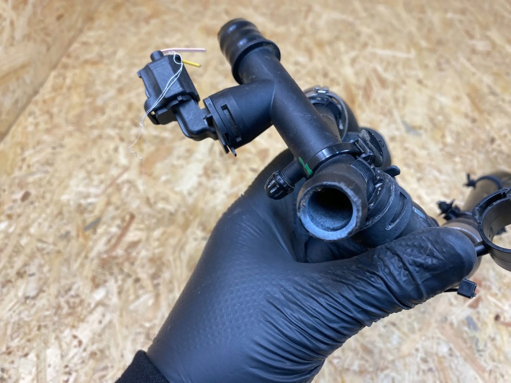 фото №13, Wąż труба шланг wody jaguar i-pace x590 j9d3-8d118-ac 2018-