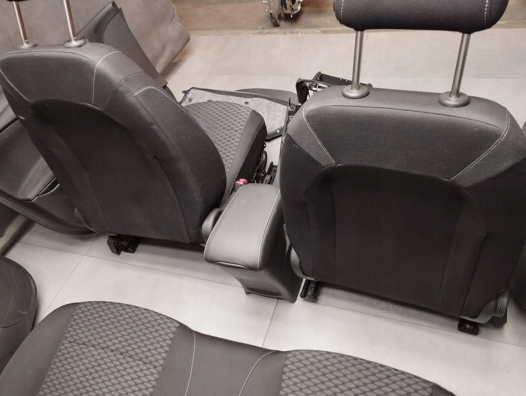 фото №15, Opel astra k kombi сиденья обшивки сиденья