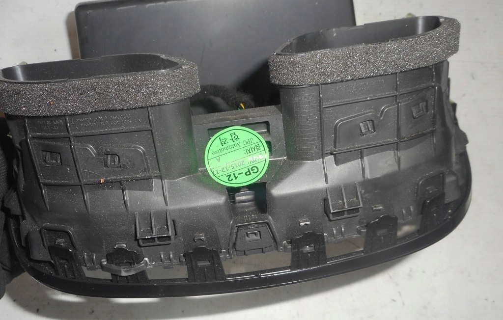 Opel karl 15- решётка обдув средняя 95374838 95250696 с Разборки