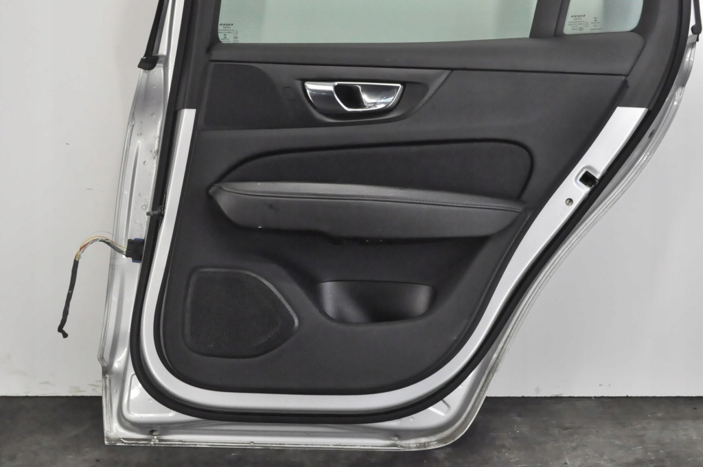 фото №9, Volvo v60 ii дверь правый задняя задние kombi 711-16 полный