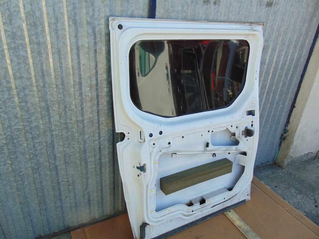 фото №14, Дверь левая раздвижные vivaro trafic 2001-2014 с стекло