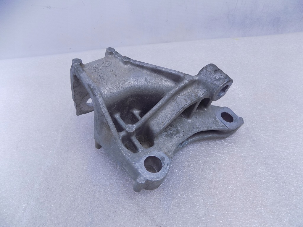 фото №1, Megane iv 1.6tce кронштейн кронштейн 13320979r