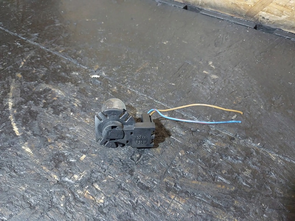 фото №6, Цоколь вкладыш лампочка задняя audi a6 c4 4a kombi 32cp