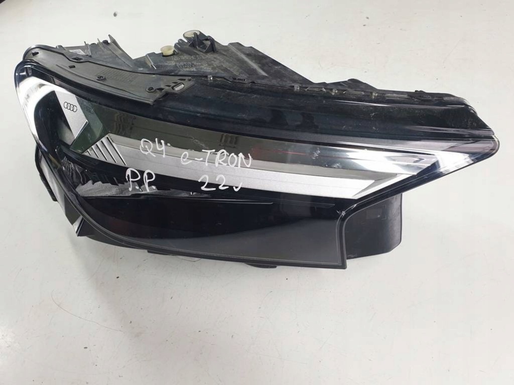 фото №12, Audi q4 sportback e-tron 2022r лампа led правий перед