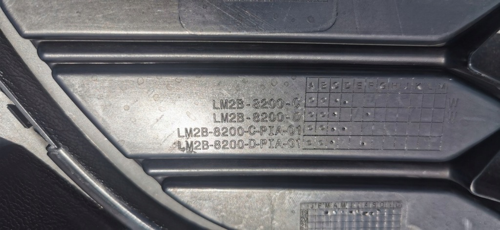 Ford s-max mk2 lift 19- решётка радиатора решётка радиатора бампера перед lm2b-8200-c Киев