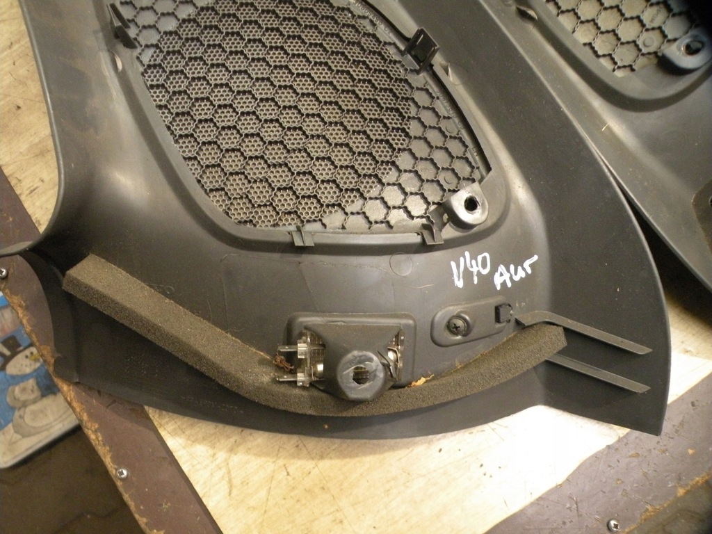 фото №7, Volvo v40 97-03 обшивки багажника комплект