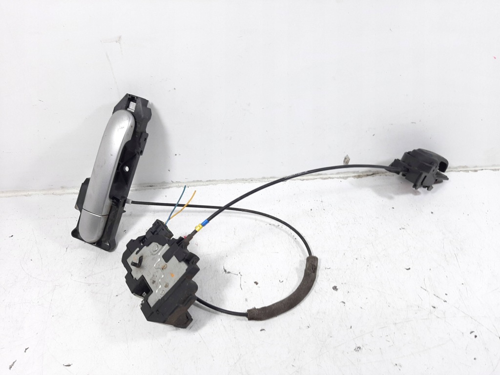 фото №1, Nissan note e11 1.5dci 07r замок двері ручка правий задня 6pin