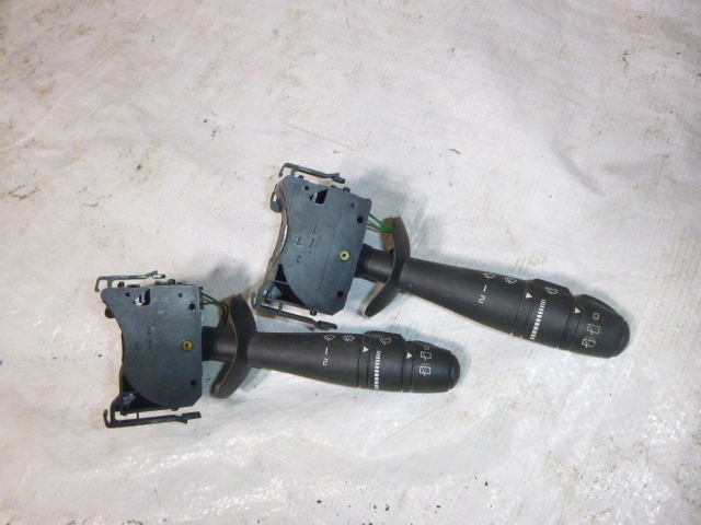 фото №1, Переключатель комбинированный 8200515827 twingo ii