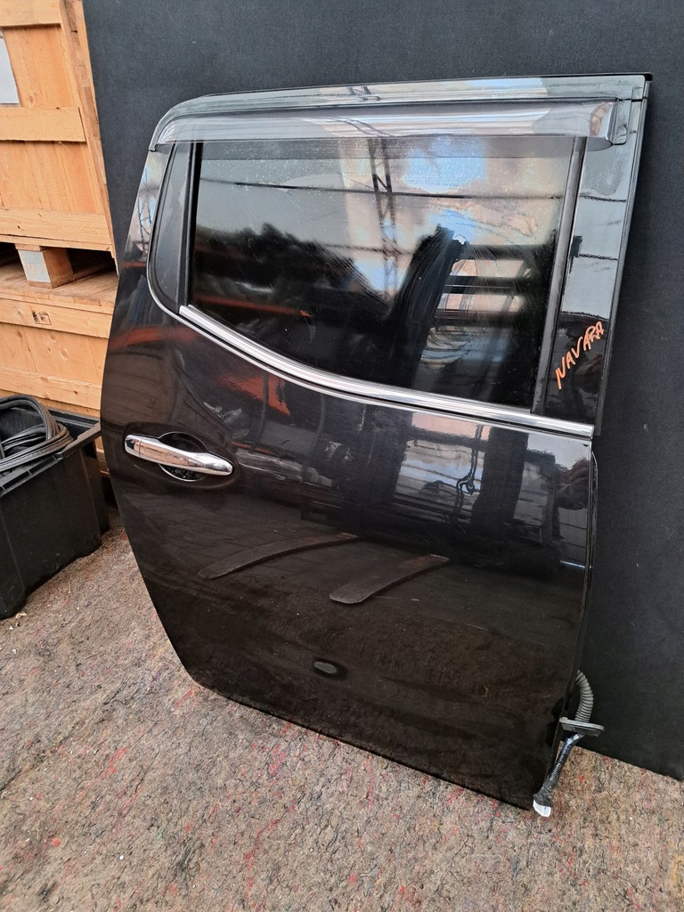 фото №1, Nissan navara дверь правый задняя оригинал