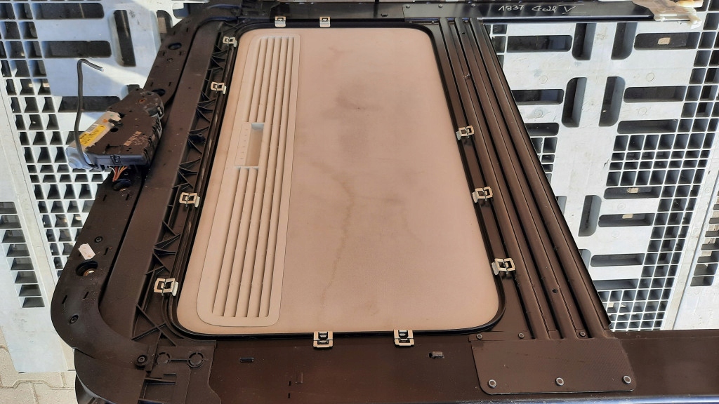 фото №6, Люк моторчик 1k0877255a vw golf v 07r