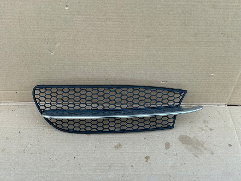 Купить Alfa romeo 147 правая решётка бампера перед передняя