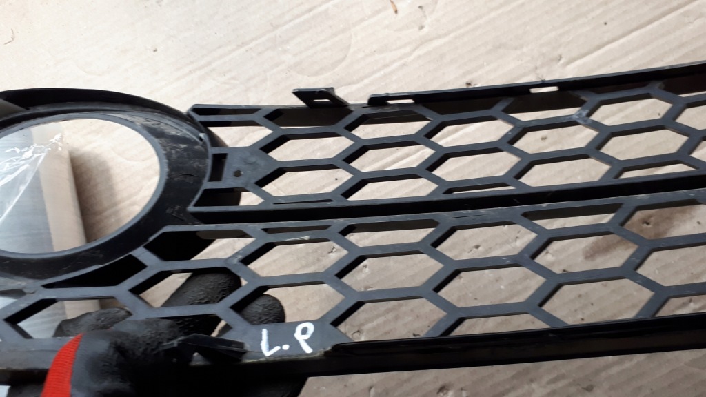 A5 8t решётка бампера левый перед rs plaster соты Недорого