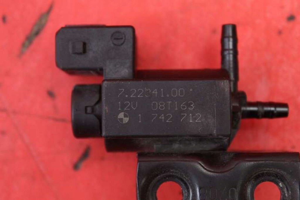 фото №8, Клапан вакуумa 72234100 bmw e90 e91 2.0i 143 km 04-10