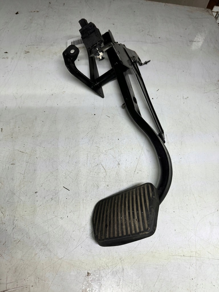 фото №7, Педаль зчеплення volvo 8d1721523f оригінальний номер