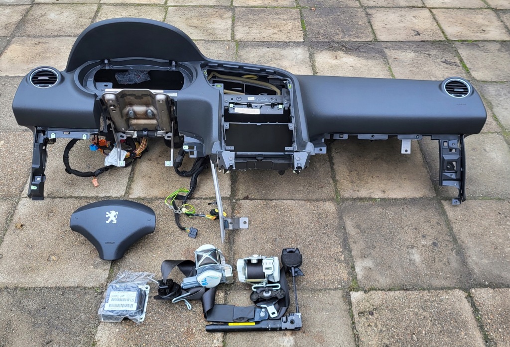 фото №1, Peugeot 5008 i консоль navi ремені датчик подушка air bag подушки безпеки kpl