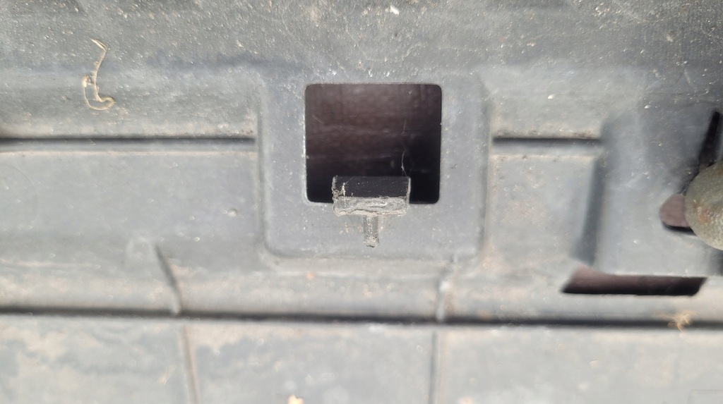 фото №8, Toyota avensis iii t27 защита плита pod бампер перед 52618-05010 // 1651