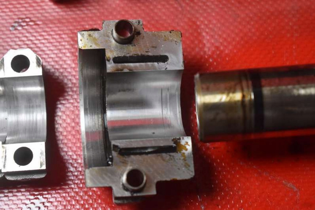 фото №11, Головка двигателя 4r8q-6c064 jaguar s-type 2.7 biturbo 207 km 04-08