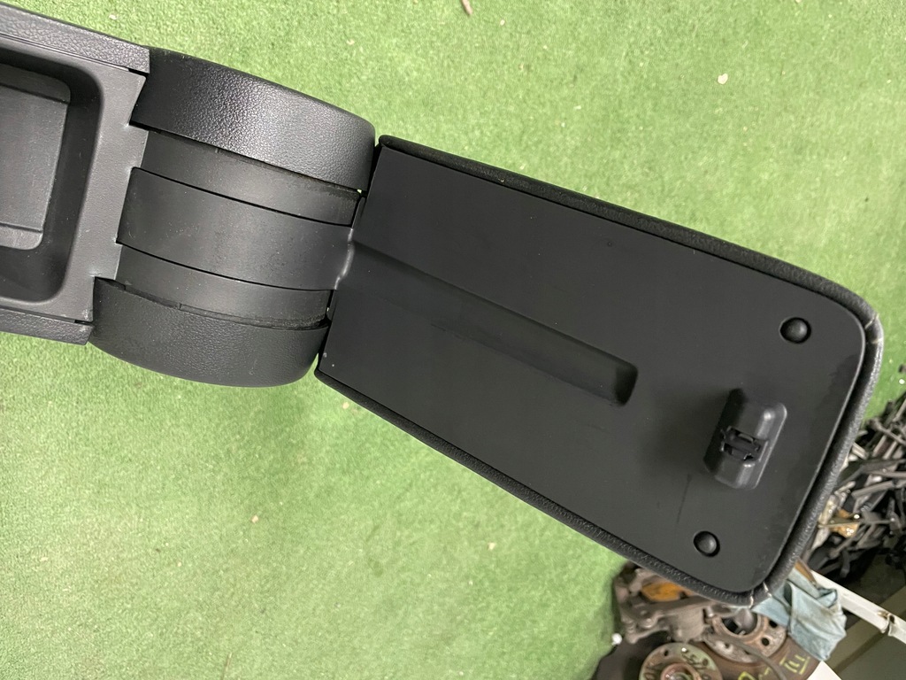 фото №12, Skoda rapid оригинальный подлокотник aso 5ja