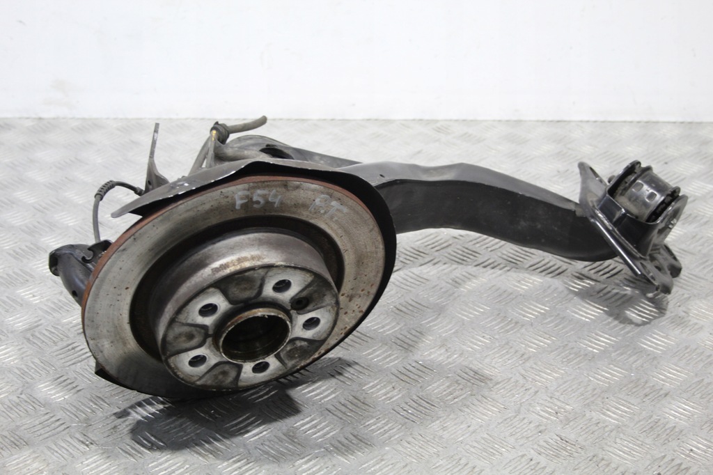 фото №1, Поворотный кулак правый задняя mini clubman f54