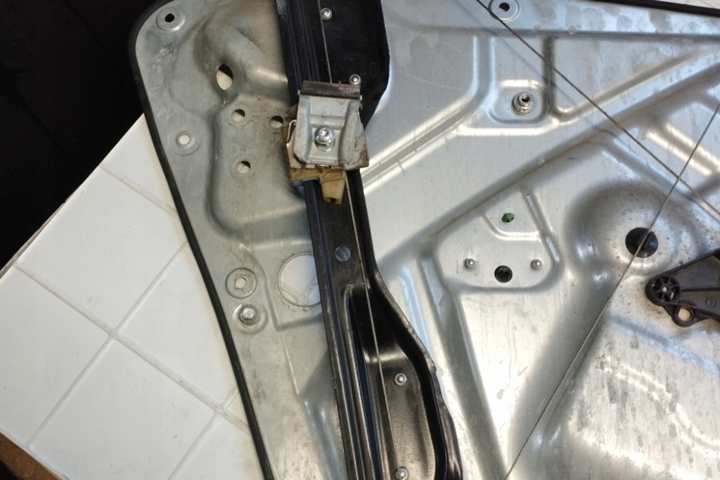 фото №7, Подъемник стекло правых передних дверь vw tiguan 5n_ 5n1837730c 2.0l