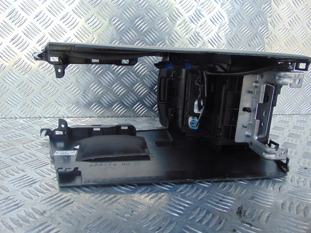 фото №5, Mazda 3 iii підлокітник тунель 13-