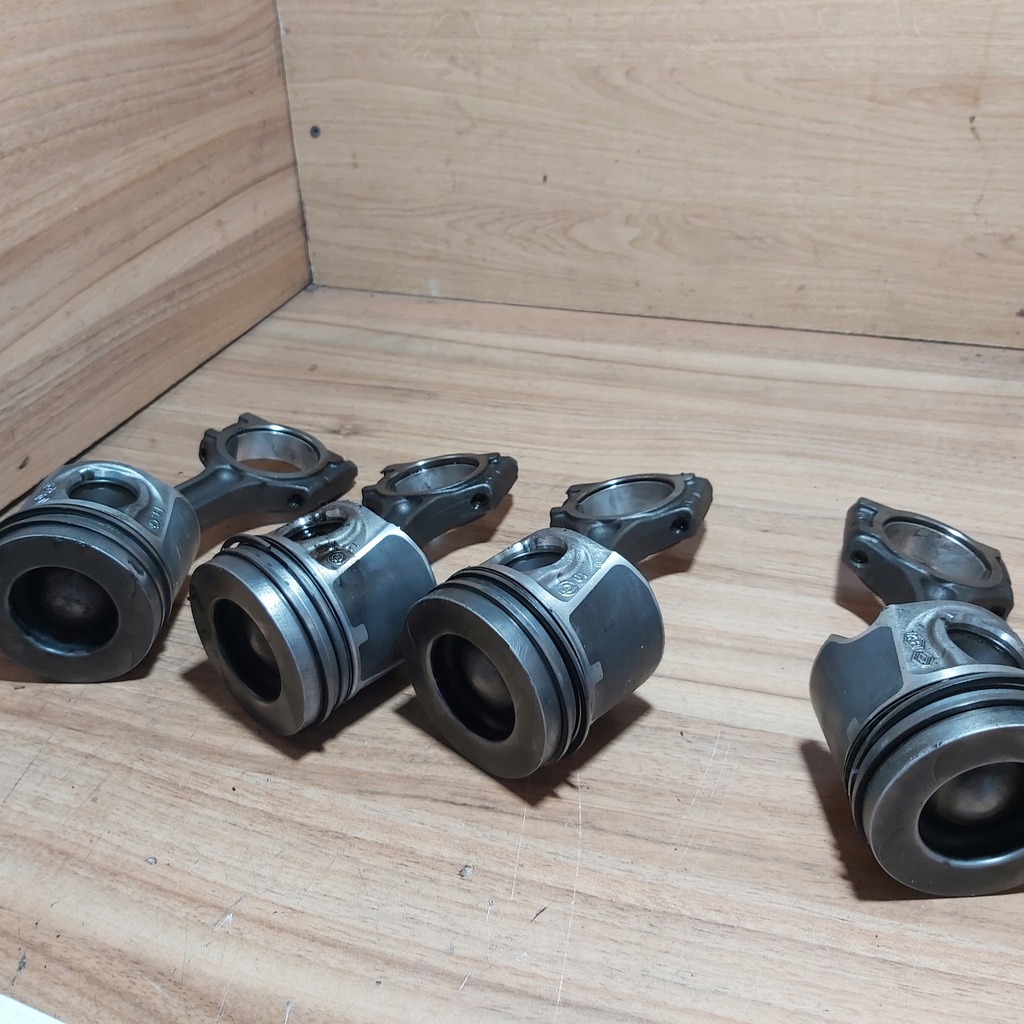 фото №1, Поршень qashqai 1.6 dci 2012r.