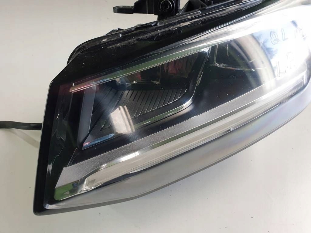 фото №13, Audi q2 s-line 17r лампа левый перед full led с модулями комплектная europa