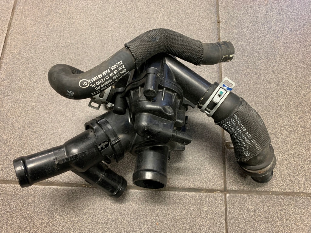 фото №1, Mercedes a45 amg корпус термостата a2702000615