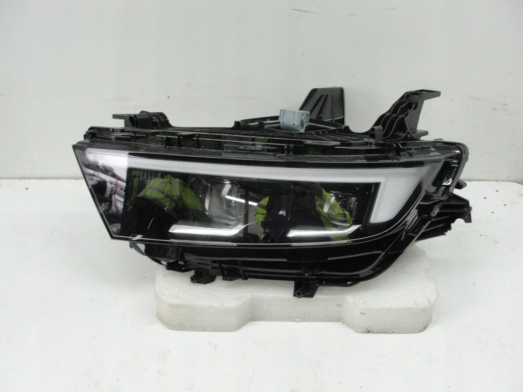 фото №1, Лампа перед левая opel astra l vi full led 9858777080