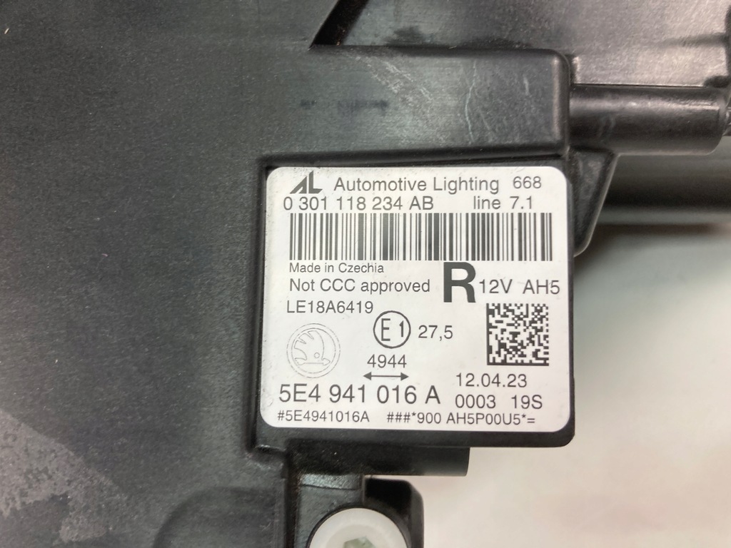 фото №10, Лампа правая передняя skoda octavia iv 5e4