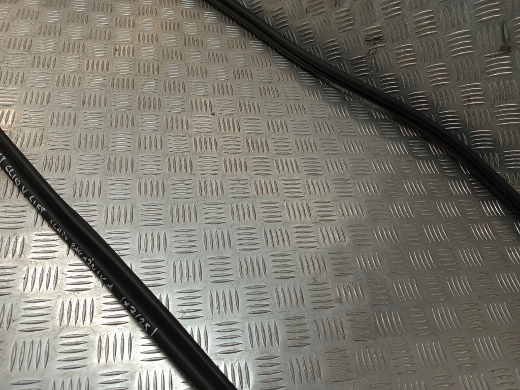 фото №8, Renault clio v lift прокладка крышки багажника задняя задняя