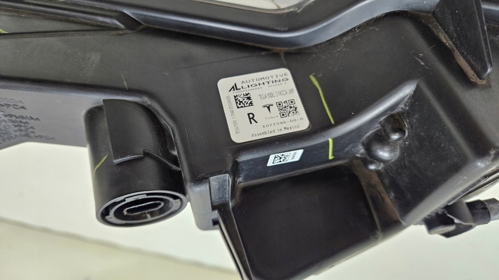 Протитуманна фара led правий tesla model 3 1077396-00-d Недорого