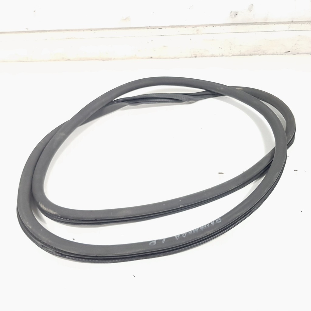 фото №1, Ущільнювач двері лівий перед porsche panamera 970 i