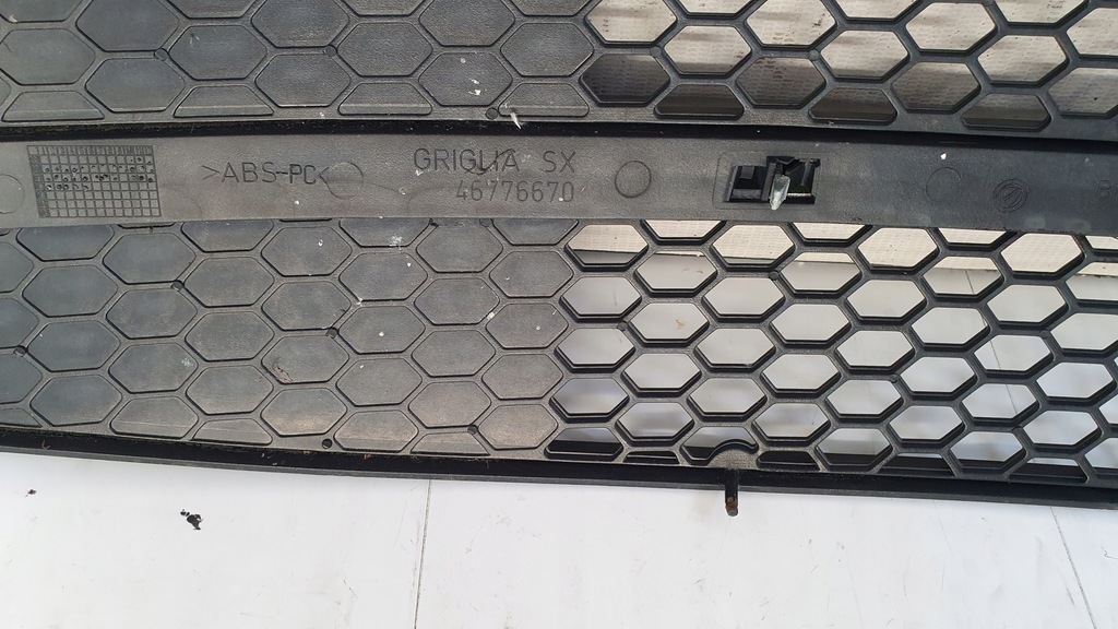 фото №10, Alfa romeo 147 2000- решётка бампера левая оригинал