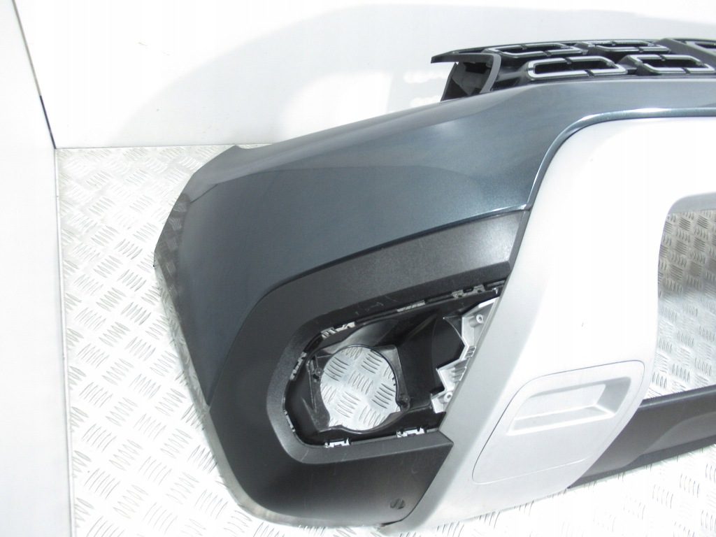 Бампер передний решётка  dacia duster 2 620221776r оригинал Доставка