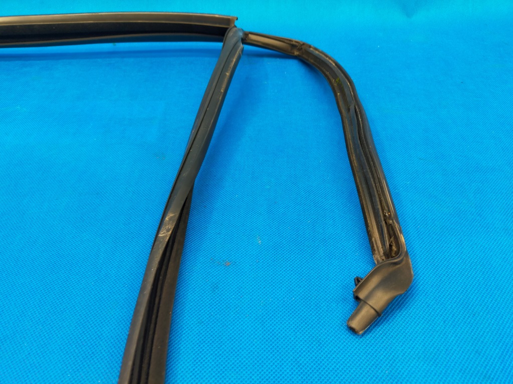 фото №8, Skoda kamiq 2023 r 1.5 tsi 110kw прокладка стекло правый задняя 658839432d