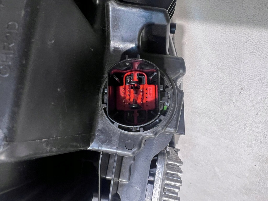 Фара перед передняя правый  land rover discovery sport l550 рестайлинг  19- mk72-13 Доставка