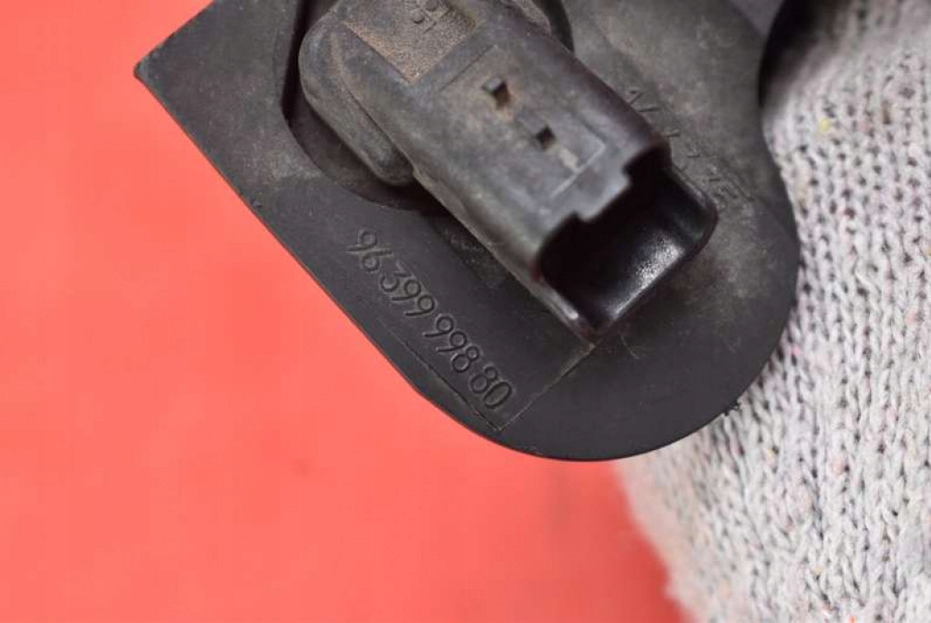 Купити Датчик положення вала 963999880 citroen c-elysee 2 ii 1.6 vti 115 km 12-17