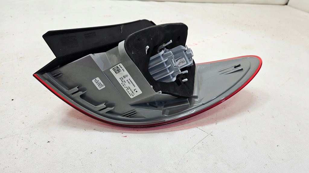 фото №8, Mercedes-benz оригинальный номер a2468200664 лампа задняя p