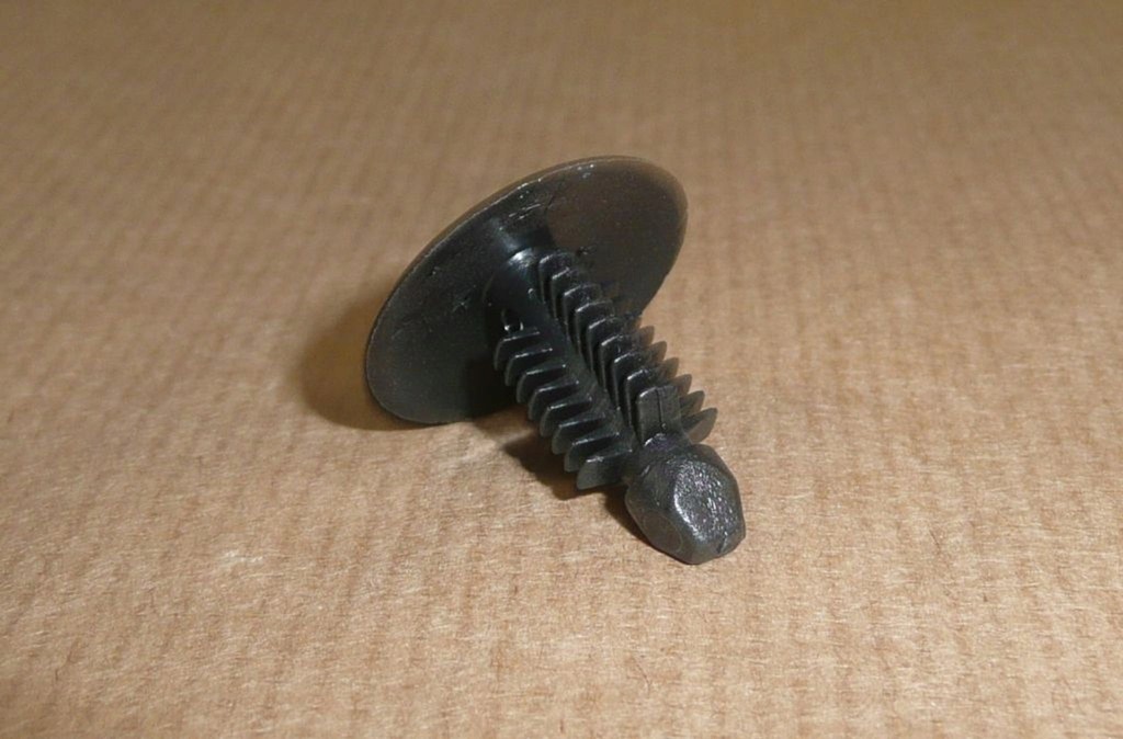 фото №1, Клипса обивка c jumper iii