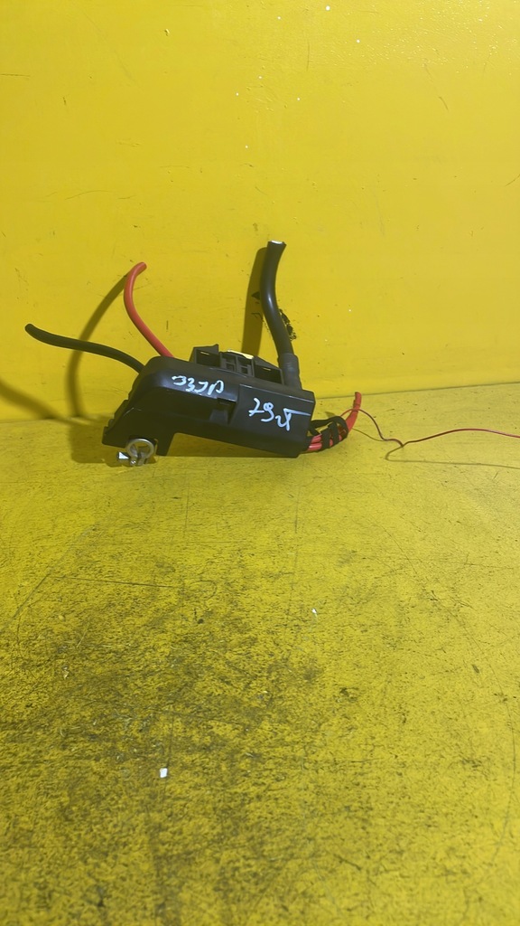 фото №1, Audi a4 b8 - клема плюсова 4f0915519