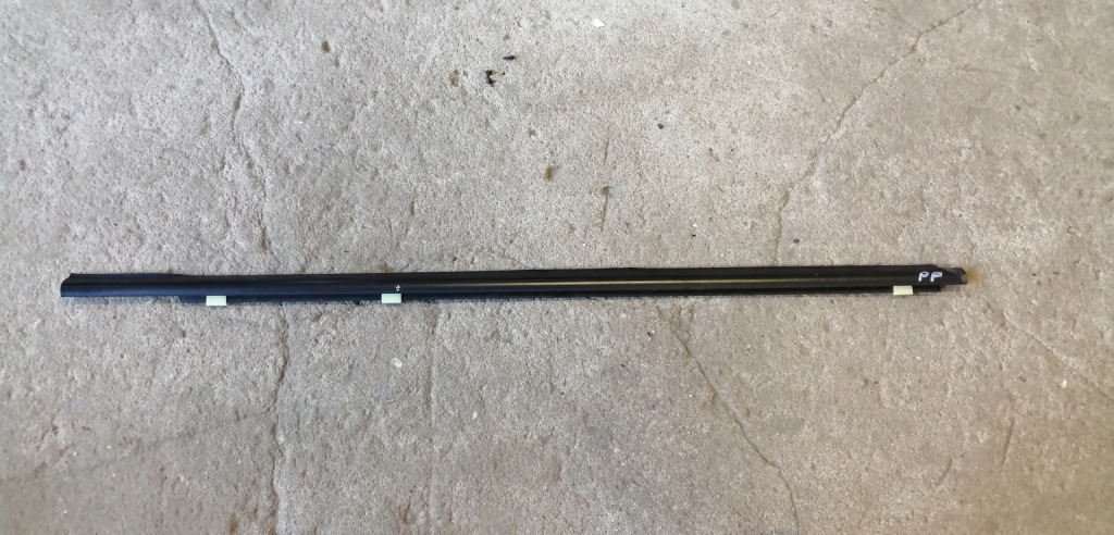 фото №1, Kia carnival ii 06-14 молдинг ущільнювач правий prz