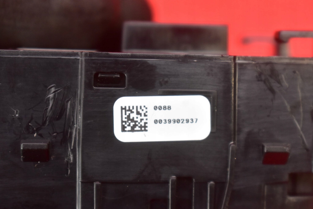 фото №9, Панель керування вікон eu 1081037-01-f tesla model 3 17-21