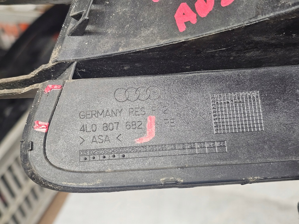 фото №9, Audi q7 4l 06r решётка бампера правая перед передняя 4l0807682
