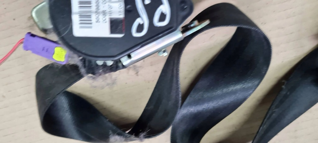 A6 c6 рестайлінг  ремінь безпеки правий перед 4f0857706a в Україні