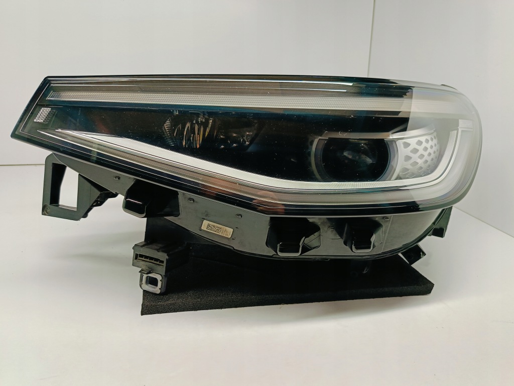 фото №1, Vw id.4 id4 20- лампа фара левый перед full led iq.light eu 11b941035k