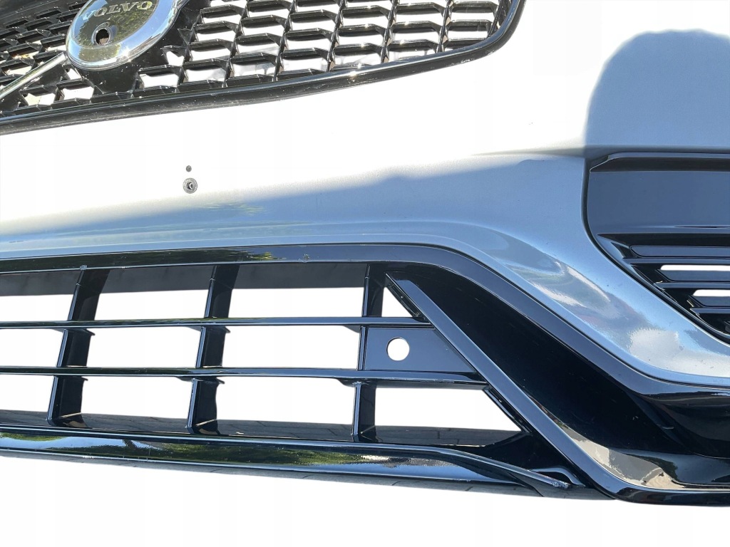 Бампер, решітка , решітка радіатора, ґрати volvo xc-90 рестайлінг  r-design 276. Ціна